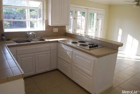 1426 Locke Rd, Modesto, CA 95355 photo 3