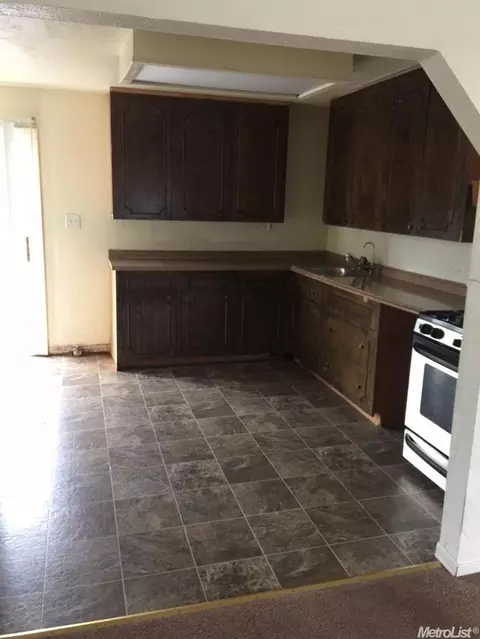 815 Nevada, Manteca, CA 95337 photo 2