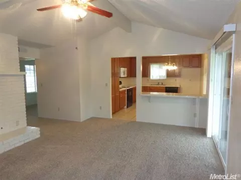 908 Larsen Ln, Modesto, CA 95351 photo 6