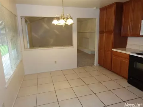 908 Larsen Ln, Modesto, CA 95351 photo 12
