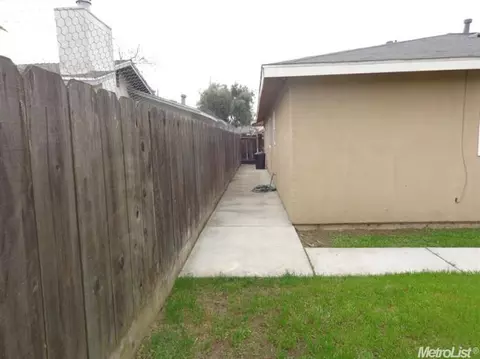 908 Larsen Ln, Modesto, CA 95351 photo 25
