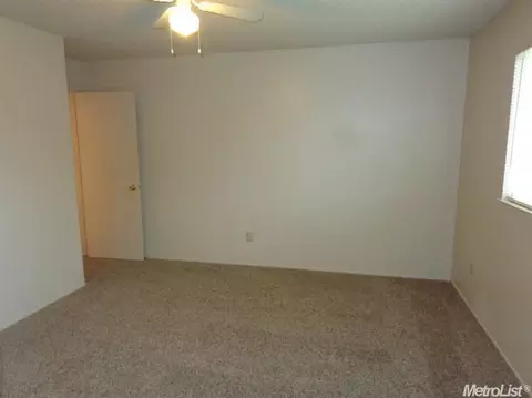 908 Larsen Ln, Modesto, CA 95351 photo 18