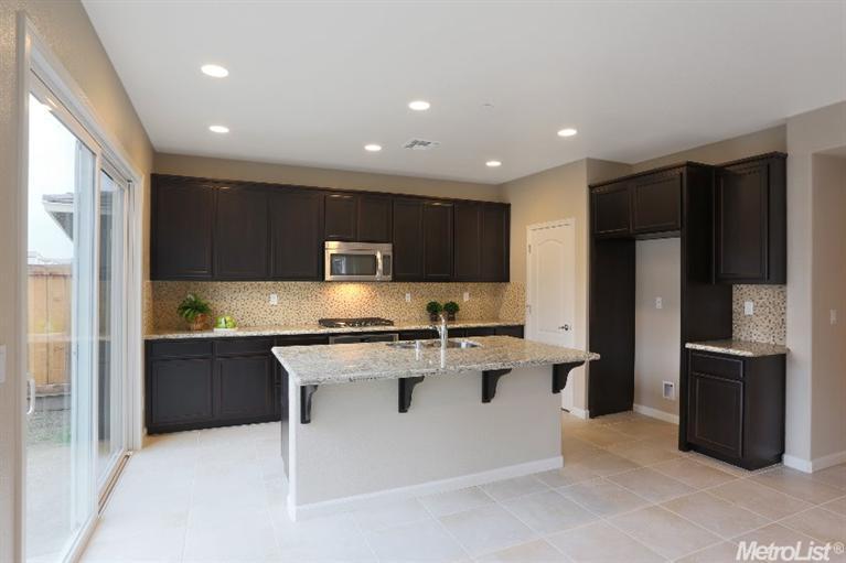 1658 Kyle Dayton Dr, Tracy, CA 95376 photo 2