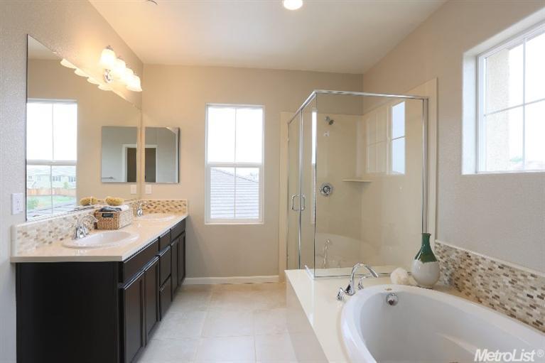 1658 Kyle Dayton Dr, Tracy, CA 95376 photo 8