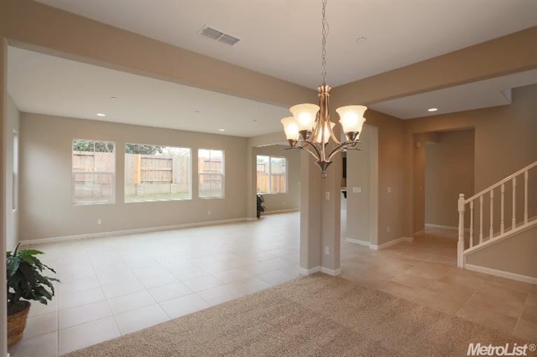 1658 Kyle Dayton Dr, Tracy, CA 95376 photo 5