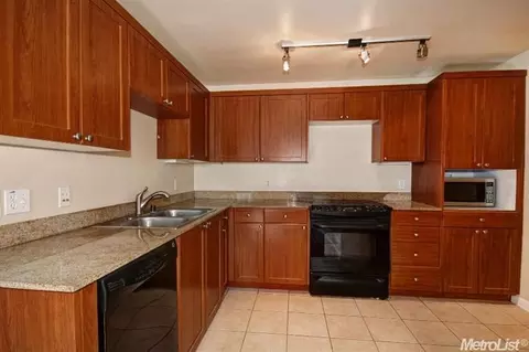 1818 Moore Blvd #142, Davis, CA 95618 photo 3