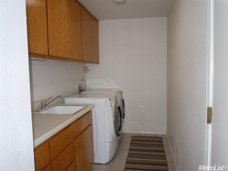 2204 Arnhem Pl, Modesto, CA 95356 photo 24