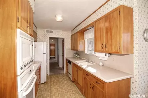1006 Eureka Ave, Davis, CA 95616 photo 9