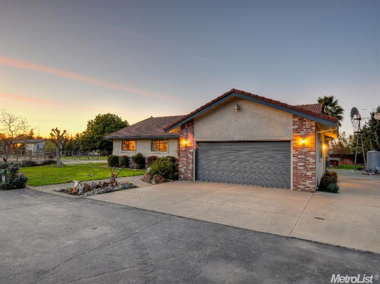 3429 E Collier Rd, Acampo, CA 95220 photo 2