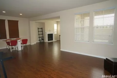 907 Campfire Cir, Rocklin, CA 95765 photo 2