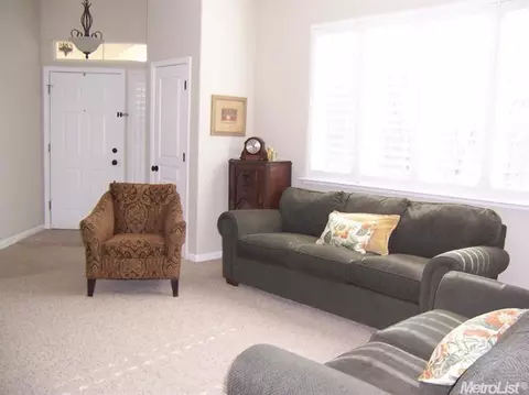 175 Machado Ct, Tracy, CA 95376 photo 3
