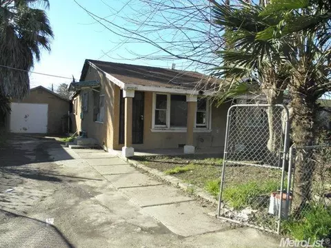 2124 Robertson Rd, Modesto, CA 95351 photo 2