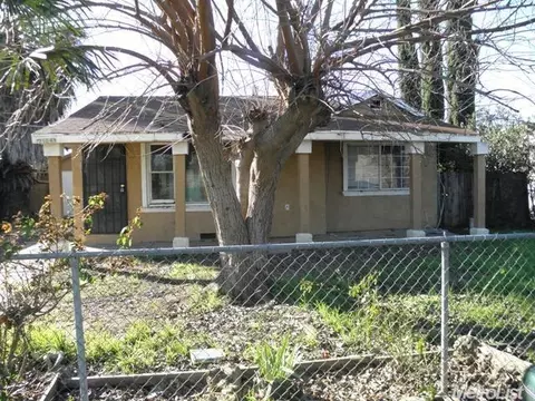 2124 Robertson Rd, Modesto, CA 95351 photo 1