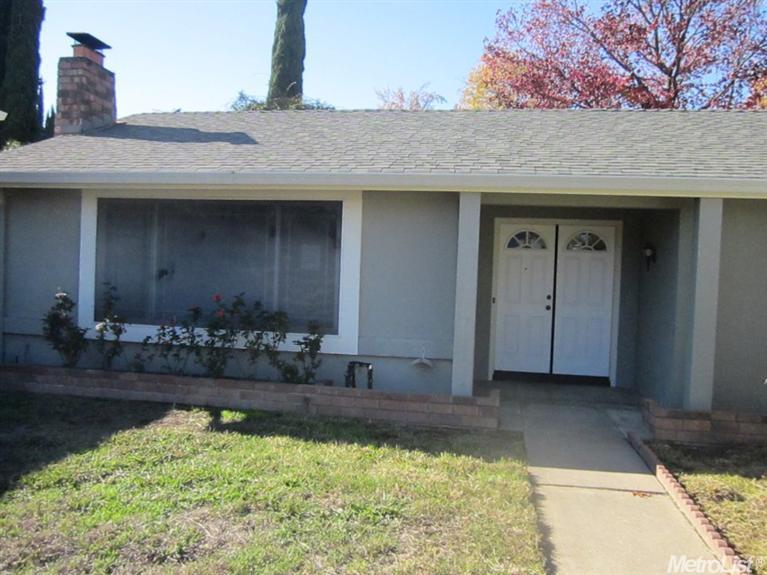 4753 Rustic Rd, Fair Oaks, CA 95628 photo 2