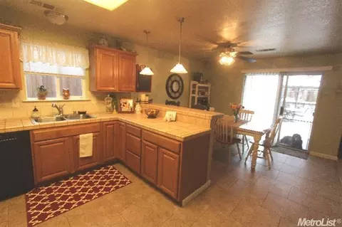 2636 Riverbend Dr, Modesto, CA 95351 photo 7