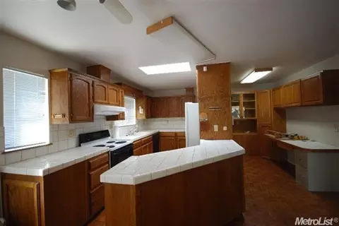 1449 Clinton Rd, Hughson, CA 95326 photo 5