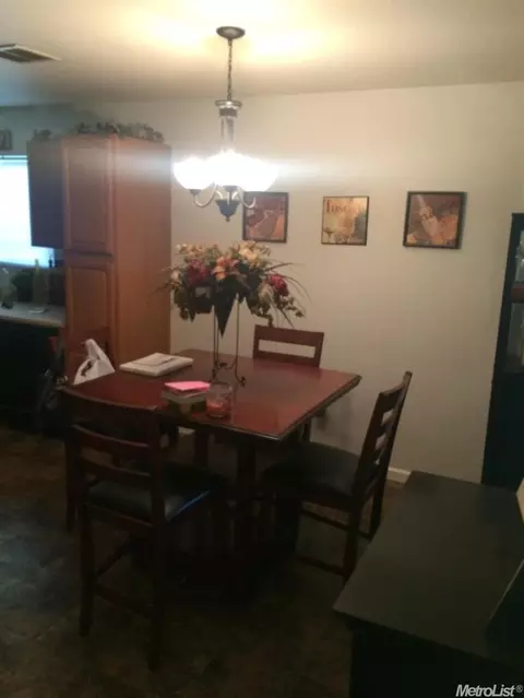2808 Prince Albert Dr, Modesto, CA 95350 photo 3