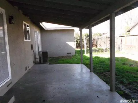 2425 Kilkenny Dr, Modesto, CA 95355 photo 9