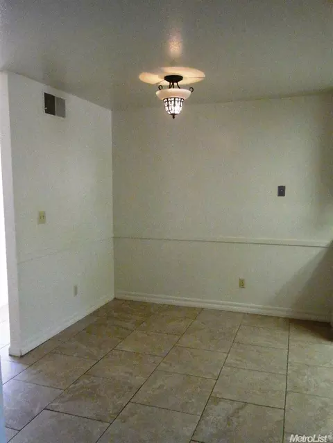 2425 Kilkenny Dr, Modesto, CA 95355 photo 5