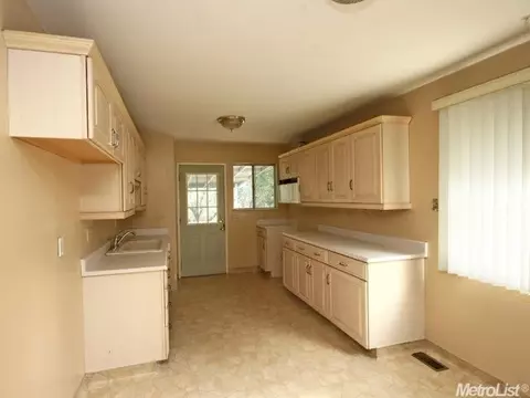 3246 Shurwin Ln, Carmichael, CA 95608 photo 9