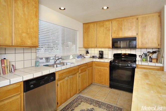 860 Donovan Ct, Davis, CA 95618 photo 11