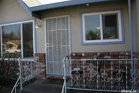 320 Daisy Ave, Lodi, CA 95240 photo 2