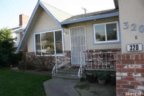 320 Daisy Ave, Lodi, CA 95240 photo 1