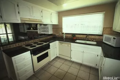 1225 Georgetown Ave, Turlock, CA 95382 photo 4