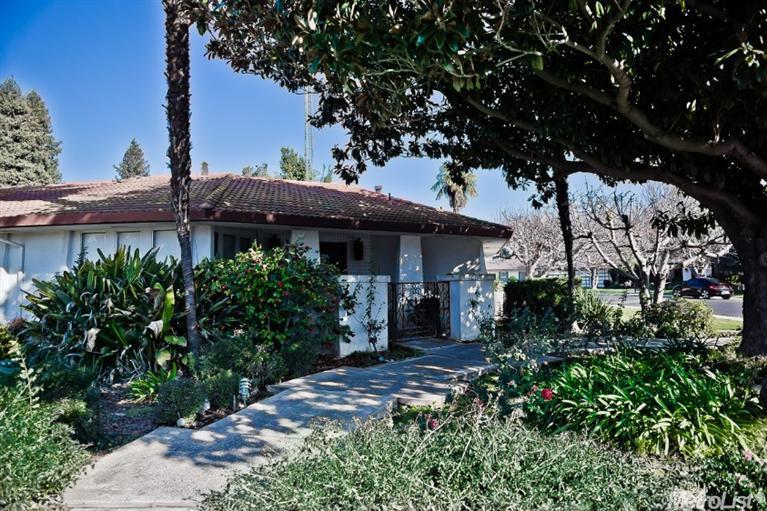 901 Newcastle Ct, Modesto, CA 95355 photo 1