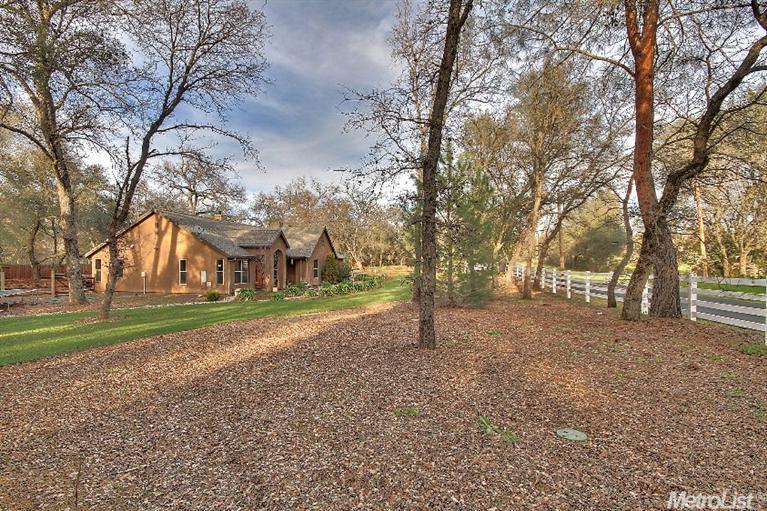 2586 Swetzer Rd, Loomis, CA 95650 photo 2