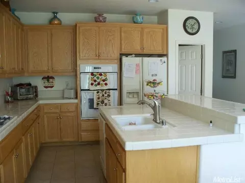 1216 Jasmine Dr, Patterson, CA 95363 photo 3