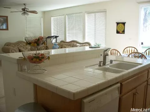 1216 Jasmine Dr, Patterson, CA 95363 photo 4
