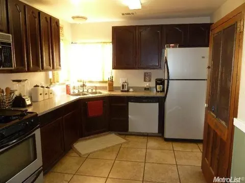 333 Watson, Lodi, CA 95240 photo 6