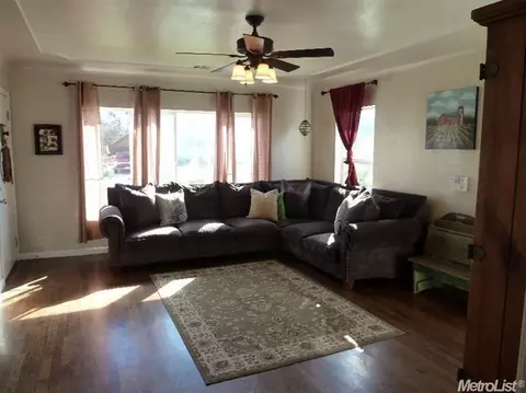 333 Watson, Lodi, CA 95240 photo 2