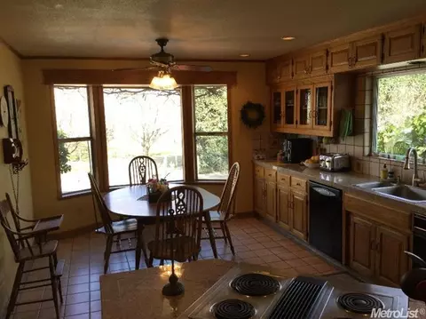 1901 Lester Rd, Turlock, CA 95382 photo 3