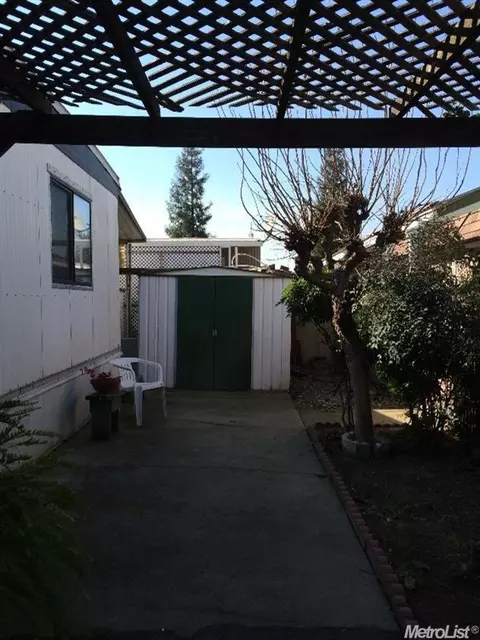 325 Lee Ave, Turlock, CA 95380 photo 9