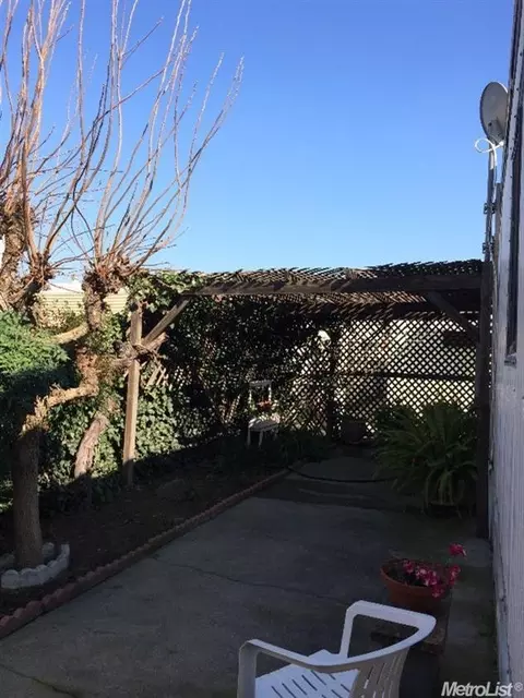 325 Lee Ave, Turlock, CA 95380 photo 8