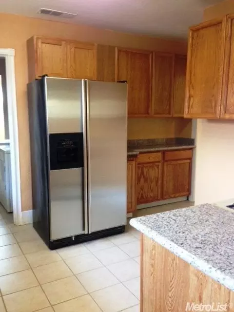 222 E Fairmont Ave, Modesto, CA 95354 photo 6