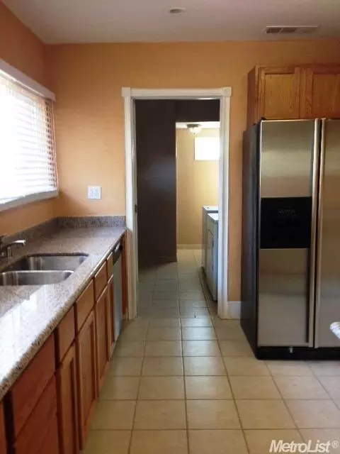 222 E Fairmont Ave, Modesto, CA 95354 photo 5