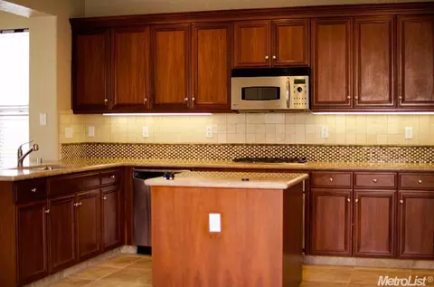 2070 Bishop Way, Lodi, CA 95242 photo 5