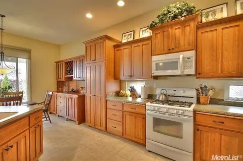 2824 Springfield Dr, Rocklin, CA 95765 photo 5