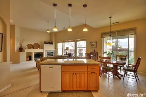 2824 Springfield Dr, Rocklin, CA 95765 photo 7