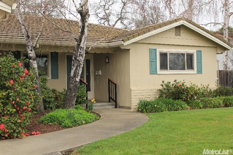 2050 Edgewood Dr, Lodi, CA 95242 photo 2