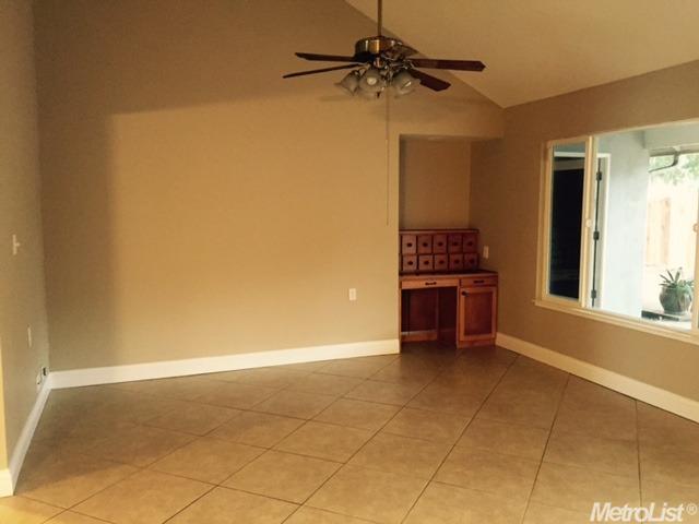 3721 Dix Ln, Modesto, CA 95356 photo 2