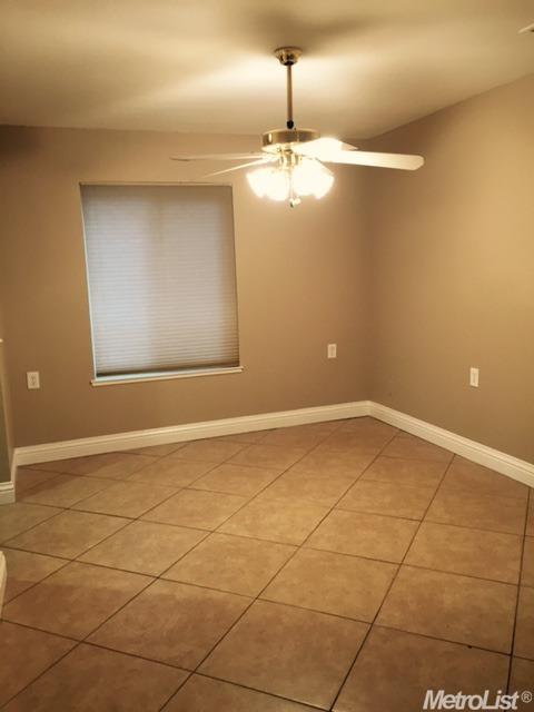 3721 Dix Ln, Modesto, CA 95356 photo 4