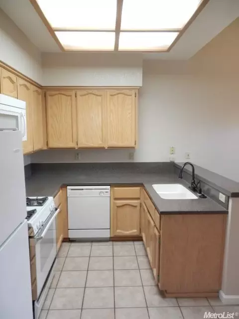 106 Grantham Ct, Folsom, CA 95630 photo 9