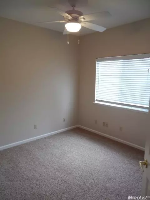 106 Grantham Ct, Folsom, CA 95630 photo 16