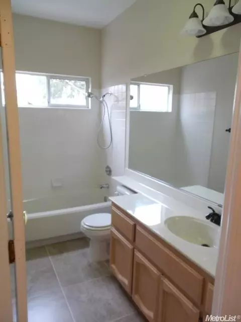 106 Grantham Ct, Folsom, CA 95630 photo 18