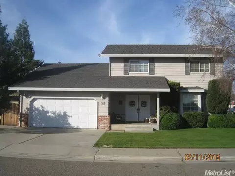 565 Strathaven Ct, Turlock, CA 95382 photo 2