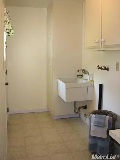 647 Cleveland St, Davis, CA 95616 photo 10